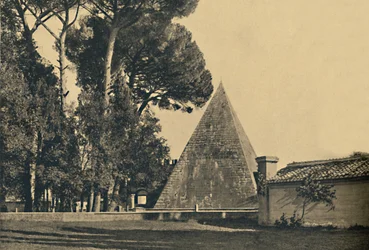 Roma - Caius Cestius sírpiramisa - Szent Pál kapuja az Ostia úton, 1910