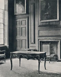 Szoba a Boughton House-ban, 18. század eleji kéménydarabbal, 1927