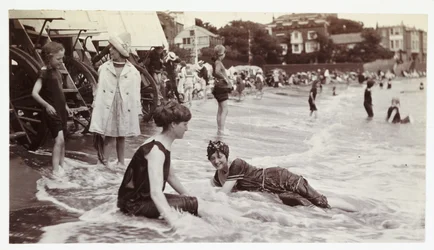 Tengeri fürdőzés, Broadstairs, Kent, 1913