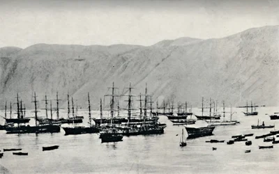 Nitrát rakományra váró hajó Iquique-ben, 1911