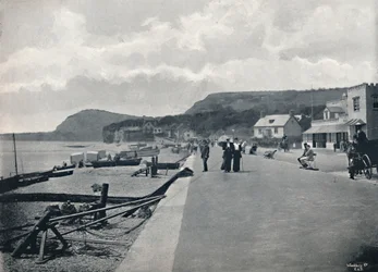 Sidmouth – A sétány és tengerpart, 1895