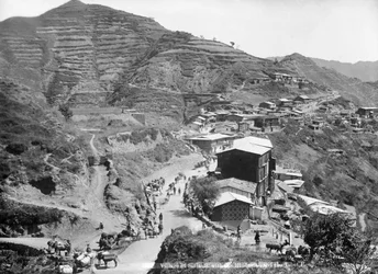 Sinauli falu a hindusztáni és tibeti utakkal, Simla, India, XX. század eleje