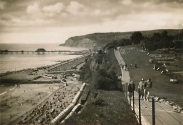 Small Hope Bay és Shanklin Pier, I.W., Cliff Walk, 1920.