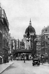 St Pauls Cathedral a Fleet Street-ről egy vasárnap, London, 1930-as években