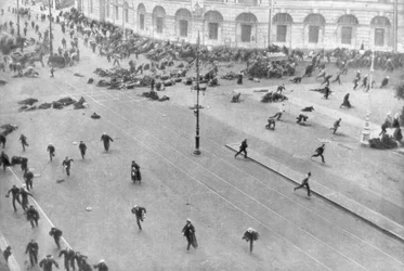 Utcai harcok Petrográdban, Oroszországban, 1917. július 17-én