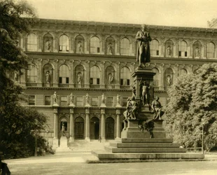 A Szépművészeti Akadémia és a Schiller-emlékmű, Bécs, Ausztria, 1935.