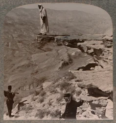 Az Arno. Dragoman áll a sziklán, c1900