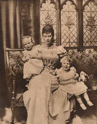 York hercegné két fiával, Edward és Albert herceggel, c1897 1935