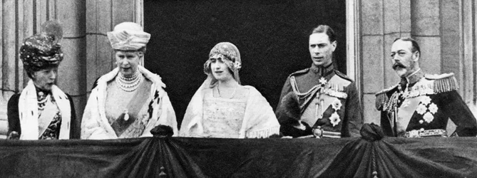 York hercege és hercegnője a Buckingham-palotában házasságkötésük után, 1923 áprilisában