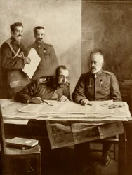 „Oroszország császára Miklós nagyherceggel a fronton”, 1916.