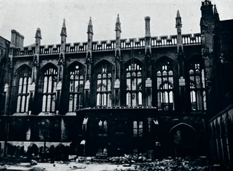 A Belső Templom történelmi csarnokát teljesen kibelezte a tűz, 1941