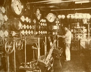 Az Aquitania fő motorvezérlő platformja., c1930.