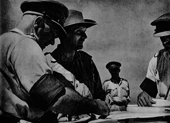 A tervek tökéletesek, 1942-1944