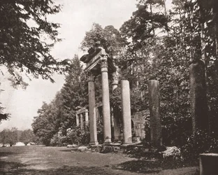 Augustus temploma Virginia Water-ben, Surrey, 1894.