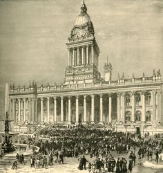 A Városháza: Szabadtéri zenekari előadás, 1898.