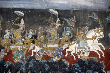 Az ezüst pagoda összetett falainak belsejét a Reamker történetét ábrázoló falfestmények borítják, azaz a klasszikus indiai eposz, a Ramayana khmer változata. A falfestmények egyes részei elhasználódtak és az időjárás károsodott. A falfestmények p