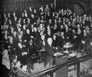 A hadikölcsön feladása, 1915