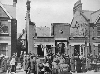 Egy légitámadás eredménye: Egy összetört ház Southendben, 1915