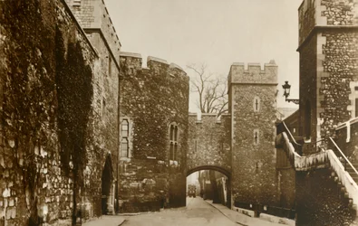 Tower of London...Bloody Tower...St. Thomass-torony és Wakefield-torony, 1910.