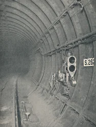 Alagútjelző és automatikus vonatmegállás. London Underground Railways, 1926
