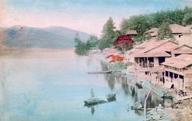 Vízparti falu, Japán
