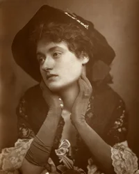Winifred Emery brit színésznő, 1883