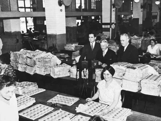 Workers Making Money, Washington, D.C., 1929 körül (f/w fotó)