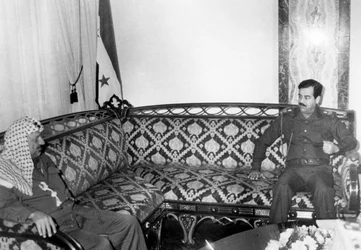 Jasszer Arafat és Szaddám Huszein, Irak, 1987