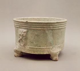 Kerámia háromlábú edény, Han-dinasztia, i.sz. 25-220