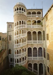A Bovolo lépcsőház a Palazzo Contarini dal Bovolo épületéből