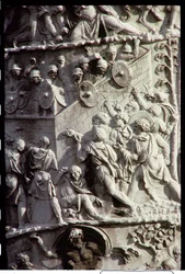 Traianus-oszlop, amelyet a dákok felett aratott győzelem ünneplésére építettek, valószínűleg a damaszkuszi Apollodorus tervezte, i.sz. 113 (részlet)