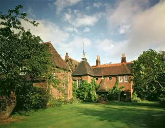 A bexleyheath-i Vörös Ház külső látképe, William Morris (1834-96) tervei között, Philip Webb építészével, 1859-ben elkészült