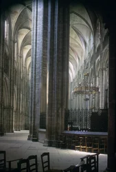 Kilátás a belső térre, a durhami katedrális, 1093-1289 között épült