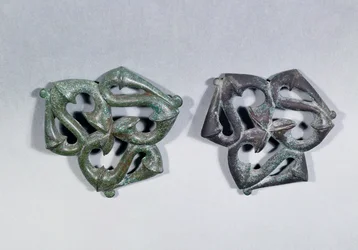 Bronz hevedertartók South Shieldsből, Kr.u. 2. század végén