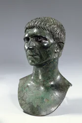 Bronz férfifej, római, Kr.e. 1. század eleje vagy i.sz. 2. század