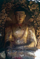 Kripta Buddha-szoborral, Swayambhunath (Majomtemplom), Katmandu-völgy (Unesco Világörökség listája)