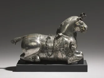 Ló alakú ivóedény, 200-325