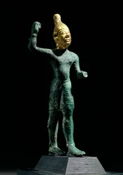 Baal viharisten bálványa, Szíriából, bronzkorból (i.e. 1350-1250 körül) (bronz és arany)