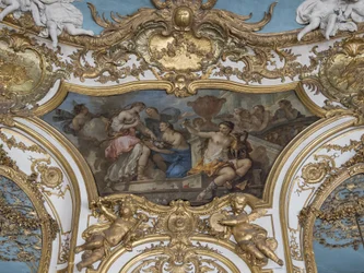 Virágot kínáló nimfák a Psychében a szerelem palotájának küszöbén. Charles Joseph Natoire (1700-1777) festménye