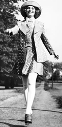 Pöttyös miniruha, 1972. május