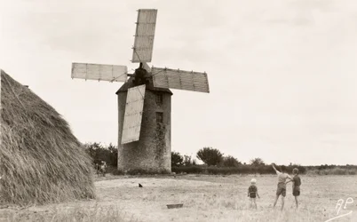Képeslap / Moulin de Kervoyal / Finistere / Bretagne / Franciaország