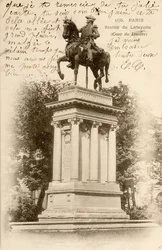 Képeslap/Lafayette-szobor/Louvre-udvar/Párizs/Seine/Ile de France/Franciaország