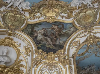 A pszichét Zephyr gyűjtötte össze. Charles Joseph Natoire (1700-1777) festménye