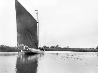 Egyesült Királyság: Wherry a Bure folyón Ranworth közelében. Norfolk Broads,