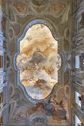 Kilátás a mennyezetre, bejárati csarnok vagy előtér, Teatro Grande, Brescia, Olaszország (fotó)