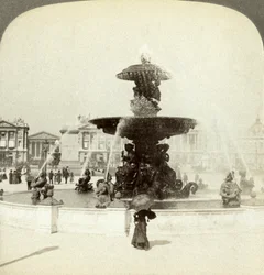 Szökőkút, Place de la Concorde, Párizs, Franciaország.