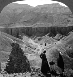 A királyok völgye sírjai Thébában, Egyiptomban, 1905.