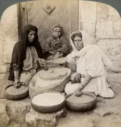 Malomban őrlő nők, Palesztina, 1900.