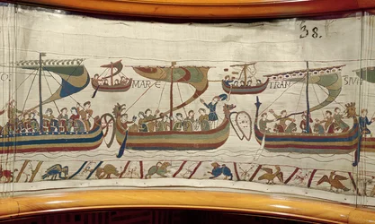 A normann inváziós flotta átkel a csatornán, Bayeux Tapestry (gyapjú hímzés vászonra)
