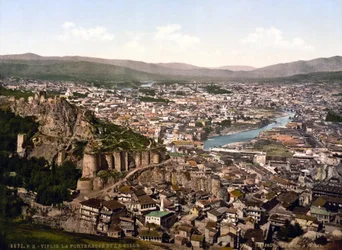 Kilátás Tbiliszire (korábbi nevén Tiflis), a Grúz Köztársaság fővárosára - 1890 körül Magángyűjtemény